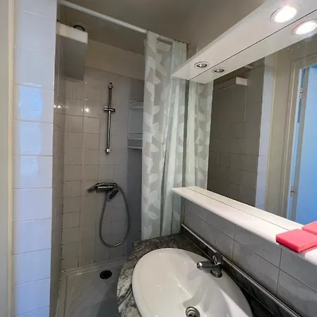 F2 Face Au Jardin Des Prebendes De Tours Apartment Room photo